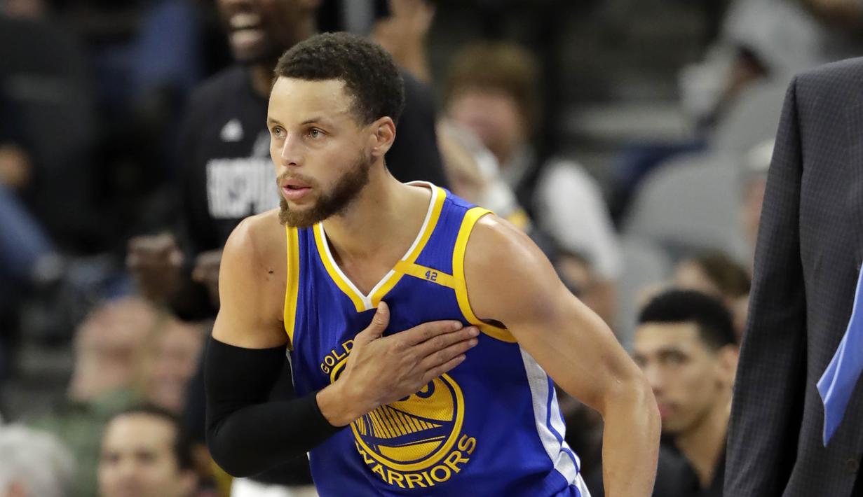 8. Stephen Curry (Basket) - 36,5 juta poundsterling (Rp 629 miliar). (AP/Eric Gay)