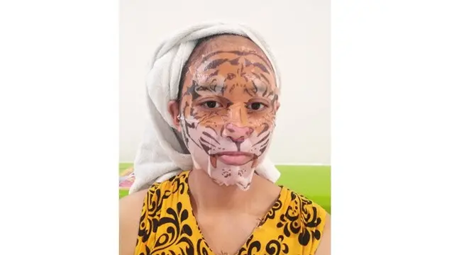 6 Potret Orang Pakai Masker Ini Hasilnya Bikin Kaget