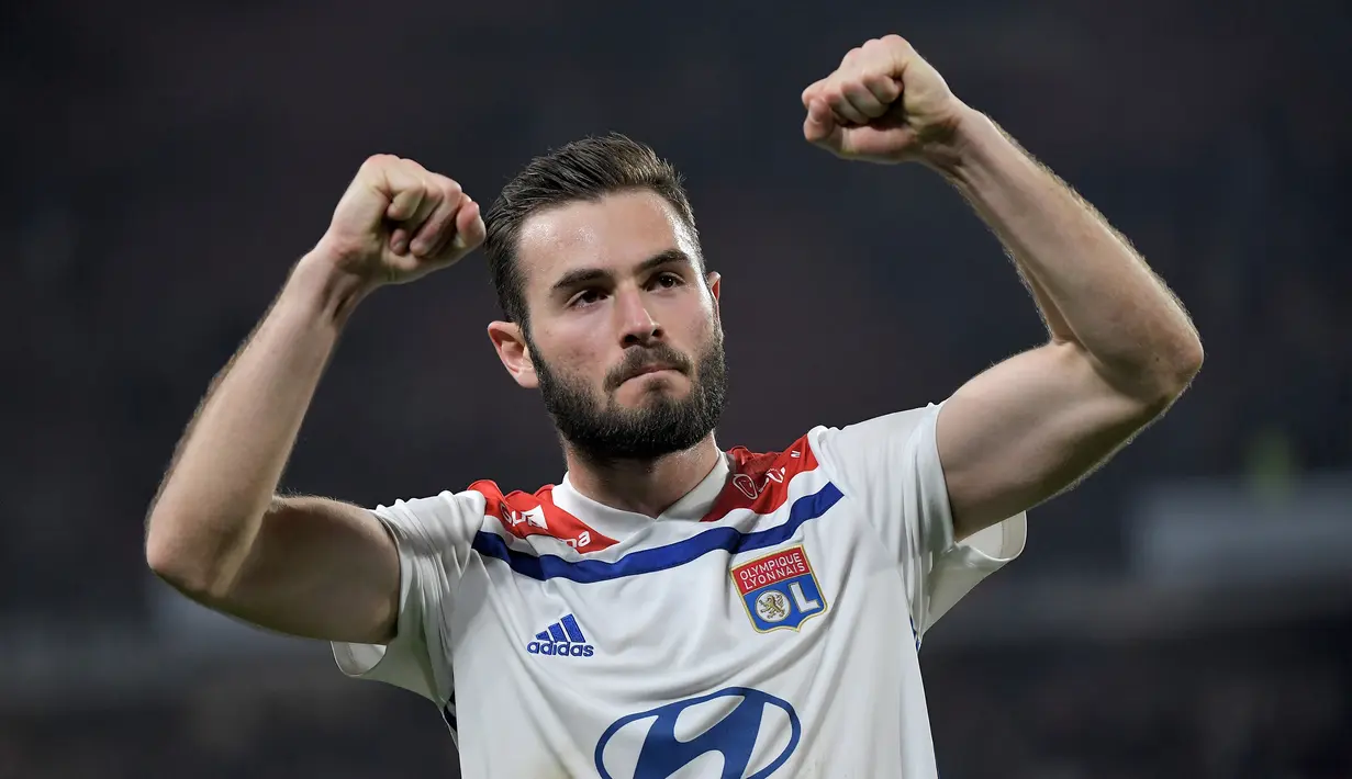 3. Lucas Tousart - Gelandang berusia 23 tahun ini memiliki peran penting untuk memutus setiap serangan lawan. Jika Tousart mampu tampil impresif, dipastikan Bayern Munchen akan kesulitan untuk mengalirkan bola ke lini depan. (AFP/Loic Venance)