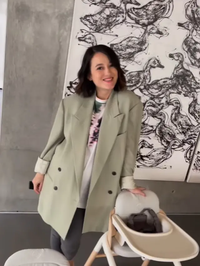 8 Model Baju Kerja yang Modis untuk Ibu Hamil dari Jennifer Bachdim hingga Julie Estelle