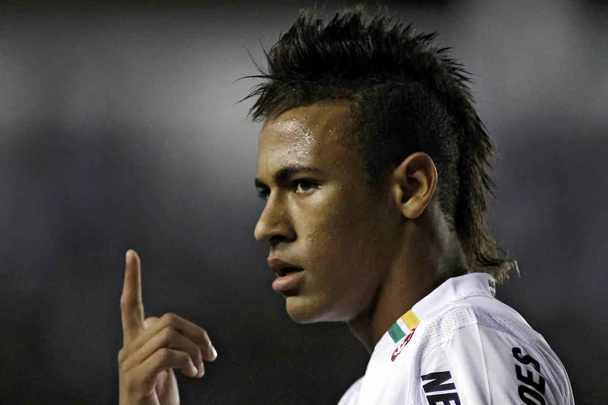 Macam-Macam Gaya Rambut ala Neymar