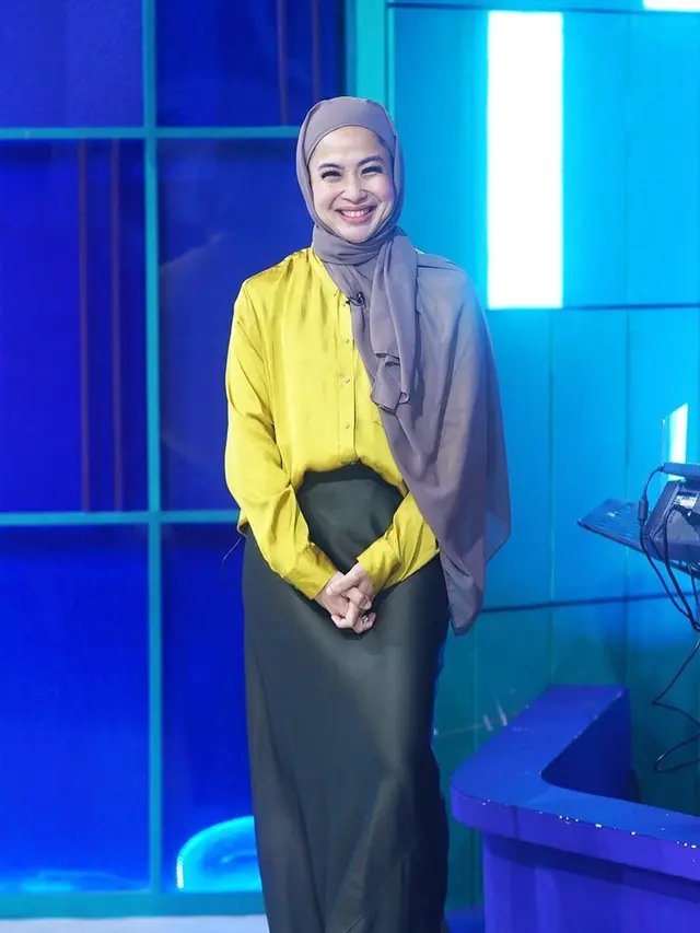 Aktris Berhijab Sepulang Umroh