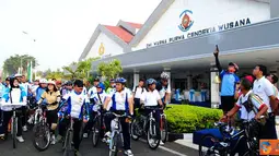 Citzien6, Surabaya: Dankobangdikal lepaskan tembakan, tanda start fun bike dimulai. (Pengirim: Penerangan Kobangdikal)