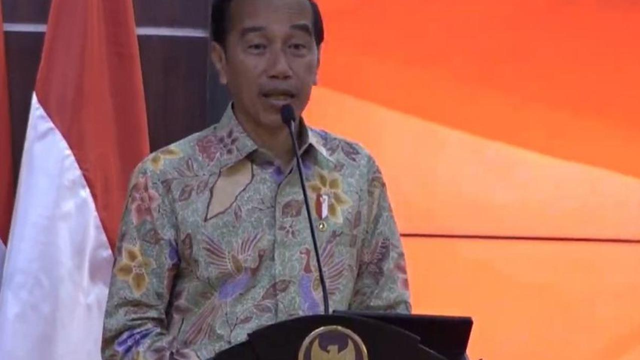 "Ini pekerjaan jangka panjang, belum urusan menangani rob dari arah utara, dari arah laut. Ini persoalan besar juga," jelasnya.
