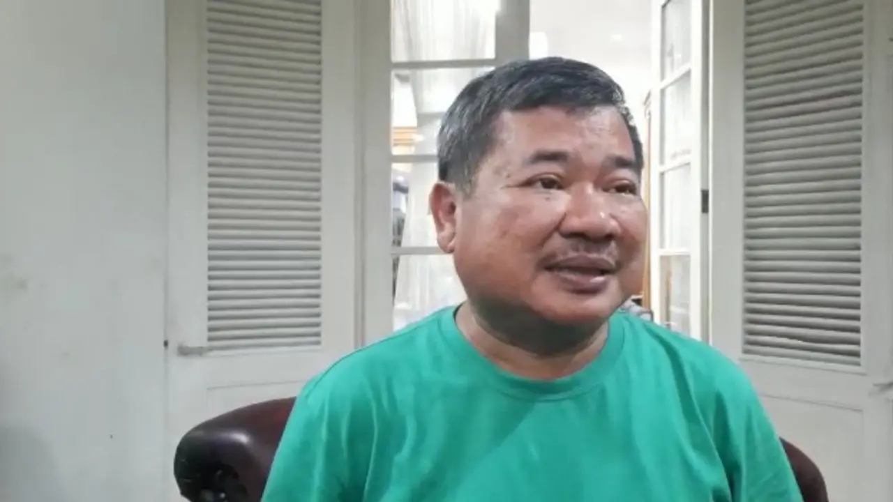 Bupati Garut Rudy Gunawan menduga keengganan warga melakukan vaksinasi difteri sejak dini, menjadi penyebab meninggalnya enam warga Kampung Sukahurip Desa Sukahurip, Kecamatan Pangatikan, Garut, Jawa Bara karena difteri. (Liputan6.com/Jayadi Supriadin)