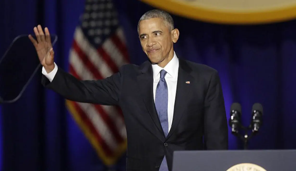 Di akhir pidatonya, Presiden Obama menitikan air mata kesedihannya sambil menyampaikan harapannya untuk Amerika Serikat. Ia berharap Tuhan akan selalu memberkati Amerika Serikat. (AFP/Bintang.com)