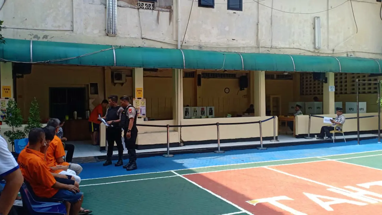 Tempat Pemungutan Suara (TPS) Pemilu 2019 di Polda Metro Jaya.