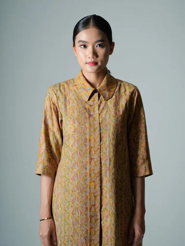Dress Batik Kerah Shanghai Modern untuk Acara Resmi