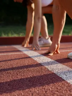 Micro-workout seperti HIIT selama 10 menit dapat memberi manfaat setara dengan olahraga intensitas sedang yang dilakukan lebih lama. [Dok/freepik.com]