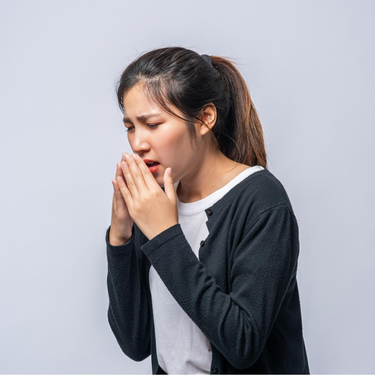 Batuk Biasa atau Gejala Pneumonia? Kenali Perbedaannya