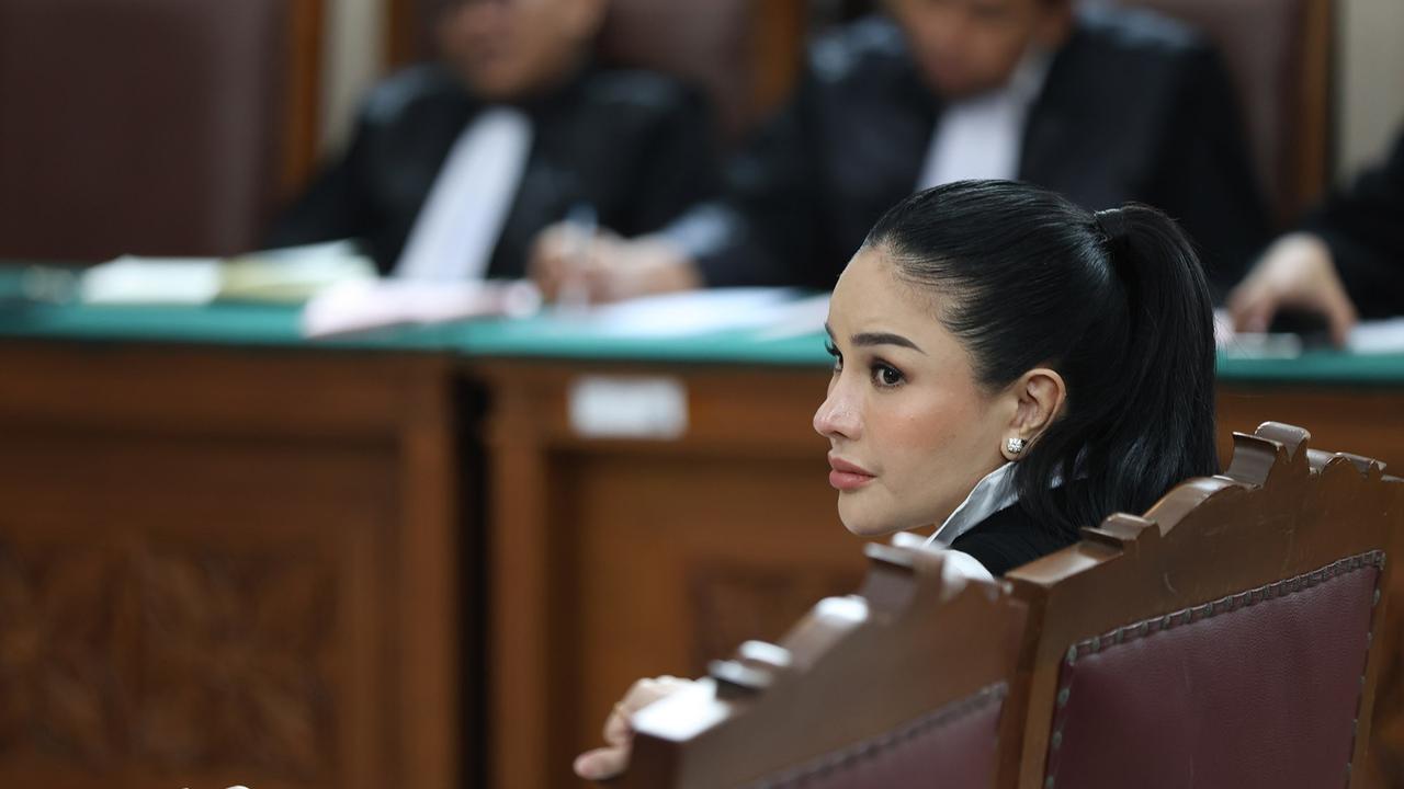 FOTO: Artis  Nikita Mirzani Dituntut 11 Tahun Penjara dalam Kasus Pemerasan dan TPPU