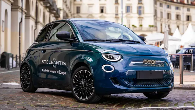 Prototipe Fiat 500e Uji Coba Teknologi Otonom Stellantis