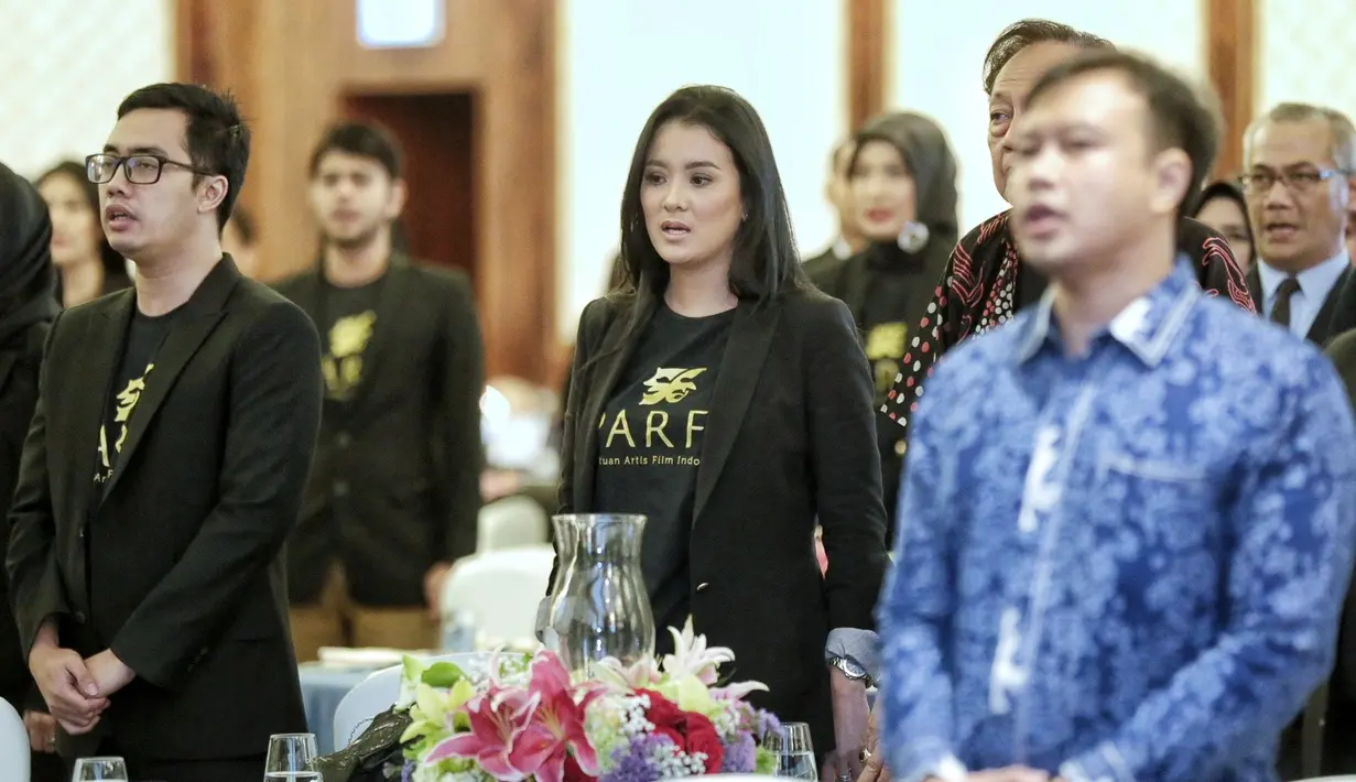 "Bukan popularitas yang kita cari, tentunya berjuang untuk mengedepankan profesi keartisan. Kami menunjuk yang totalitas dan memiliki kapabilitas," ujar Marcella Zalianty. (Adrian Putra/Bintang.com)