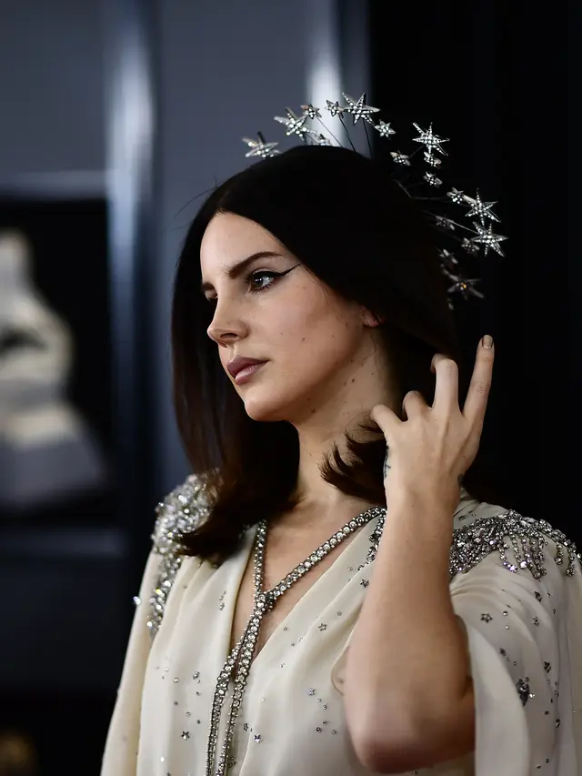 [Bintang] Lana Del Rey