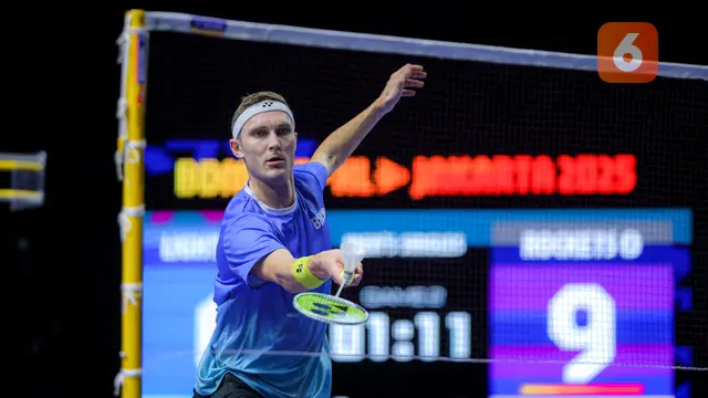 Foto: Viktor Axelsen Tak Berdaya di Tangan Kodai Naraoka dalam Laga Badminton XL 2025