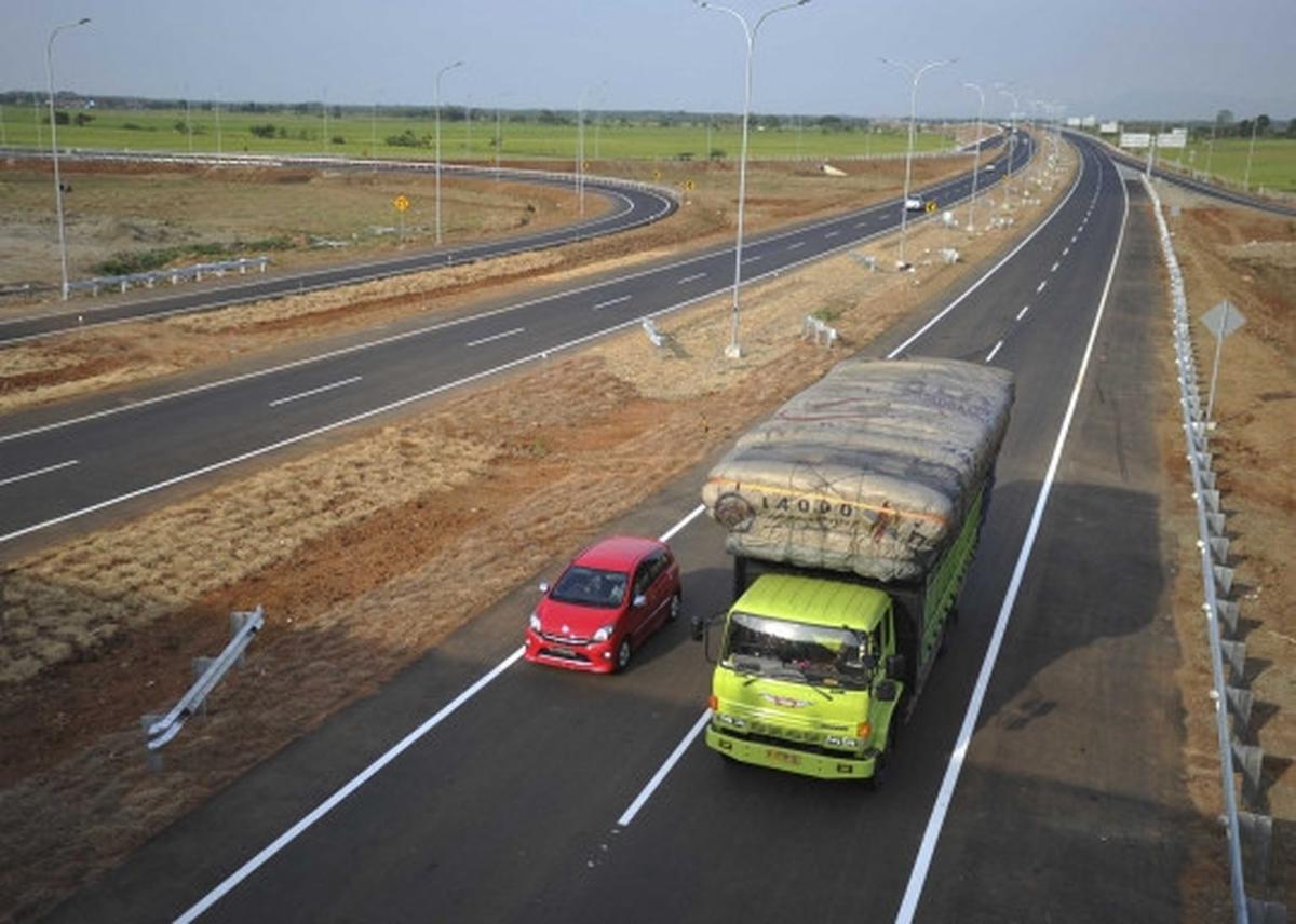 Melihat kelengangan Tol Cipali yang akan digunakan para pemudik