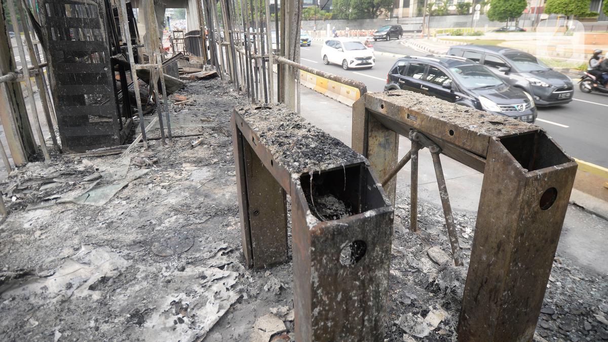 Halte Transjakarta yang Terbakar Siap Berfungsi Pekan Ini