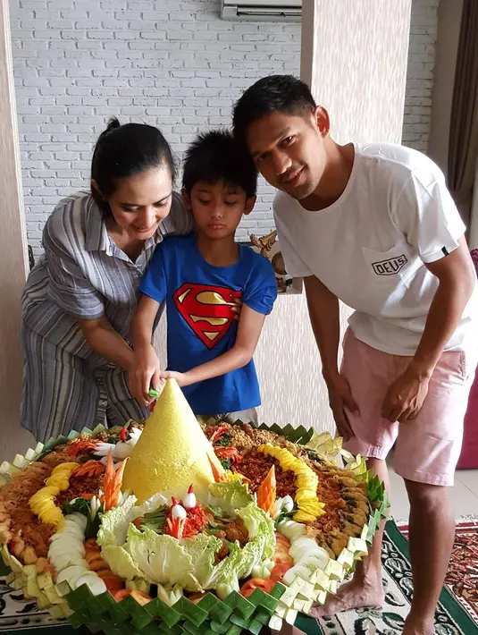 Per tanggal 18 April 2018, gugatan tersebut terdaftar di Pengadilan Agama Tigaraksa, Tangerang dengan nomor 1958/Pdt.G/2018/PA. Pembatalan perceraian pada waktu disebabkan dengan alasan demi anak. (Instagram/ibnujamilo)