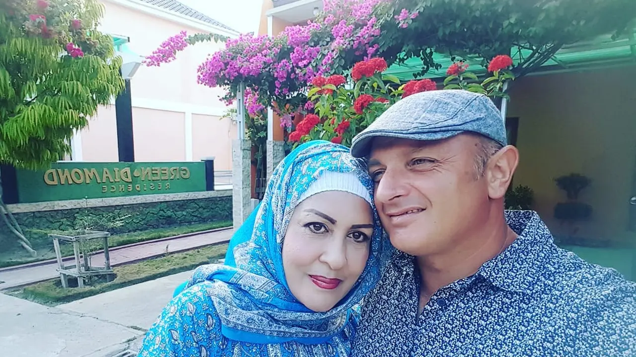 6 Potret Atha Mantan Istri Raul Lemos dan Suaminya, Harmonis