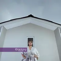 Eksklusif Nania (Wardrobe: @pofeleve, Earrings: @edgy_id, Make Up: @rezyandriati, Fotografer: Bambang E. Ros/Bintang.com, Stylist: Indah Wulansari/Bintang.com, Digital Imaging: Muhammad Iqbal Nurfajri/Bintang.com)