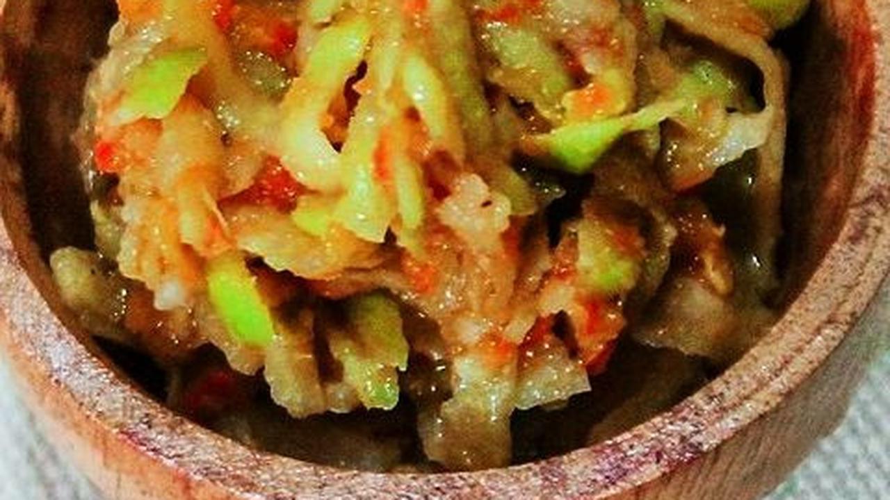 Resep Sambal Mangga Muda Pelengkap Bebek Sinjay