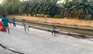 Waswas Melintas di Jalan Cinta Pulo Gadung