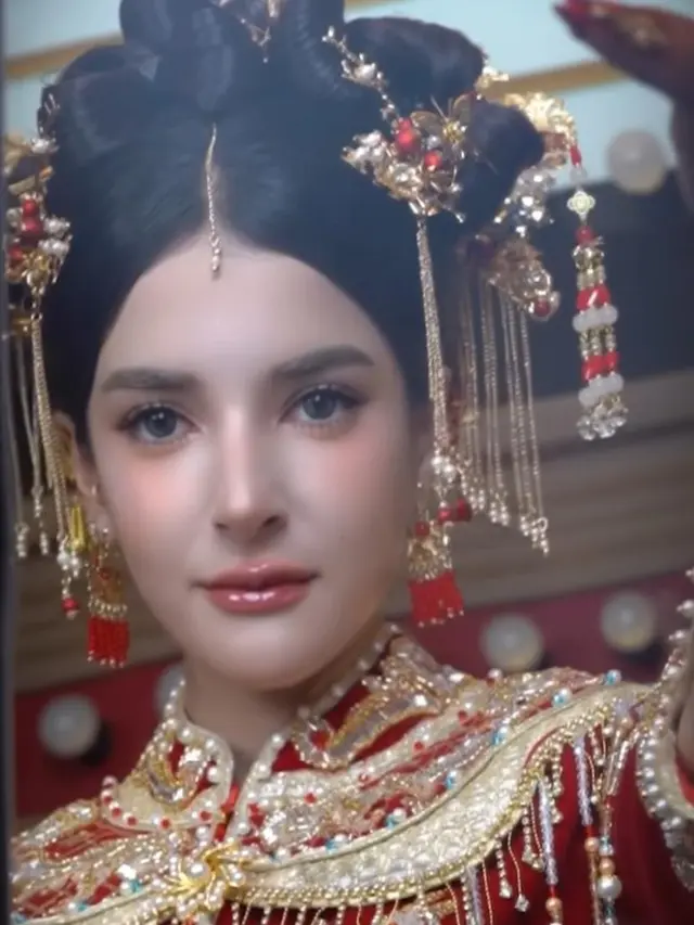 Punya Paras Arab, Pesona Tasya Farasya Dipulas Makeup Bak Pengantin China