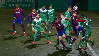 Aksi pemain Barcelona saat mengalahkan Cornella di Copa del Rey (AP)