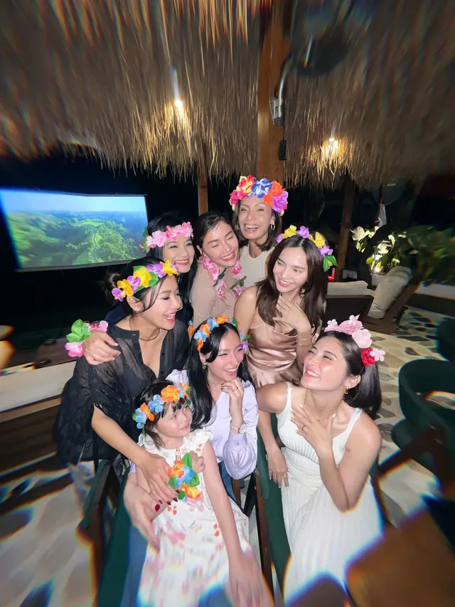 7 Potret Ulang Tahun Eva Anindita ke-39, Rayakan Bareng Sahabat di Bali