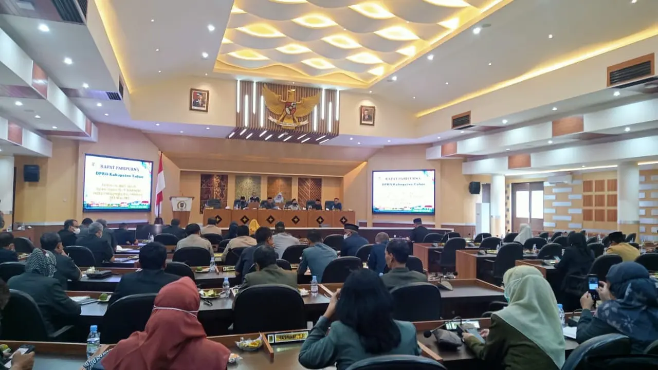 Suasana sidang paripurna DPRD Tuban. (Adirin/Liputan6.com)