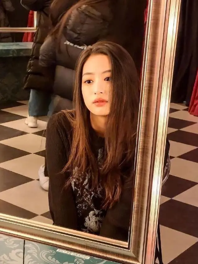 6 Potret Ahyeon, Member Babymonster yang Putuskan Keluar Jelang Debut