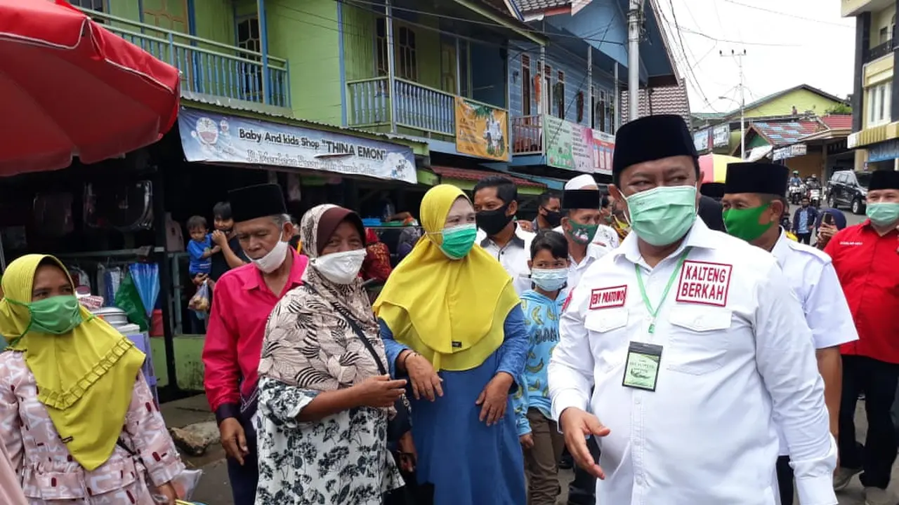 Edy Pratowo kampanye dengan blusukan di pasar tradisional Bahitom, Murung Raya Kalteng. (Foto: Istimewa).