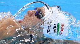 Perenang Hungaria, Katinka Hosszu, saat beraksi di final 100m gaya punggung putri Olimpiade Rio 2016 di Olympic Aquatics Stadium, Rio de Janeiro, Brasil, (8/8/2016). (Reuters/Marcos Brindicci)