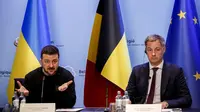 Presiden Ukraina&nbsp;Volodymyr Zelenskyy dan Perdana Menteri Belgia&nbsp;Alexander De Croo selama pertemuan keduanya di Brussels pada Selasa (28/5/2024). (Dok. AP Photo/Kenzo Tribouillard)