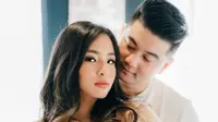 Chef Arnold Kompak dengan Istri Unggah Kalimat Galau, Warganet Tak Percaya Ada Masalah