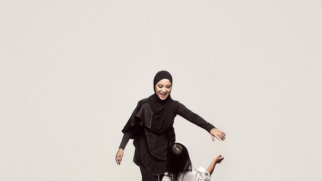 Ingin terhindar dari penyakit ain, Chacha Frederica pilih tutup wajah anak