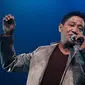 Andre sempat menyanyikan lagu yang dipopulerkan oleh penyanyi Harvey Malaiholo di Festival World Song di Budokan, Jepang.