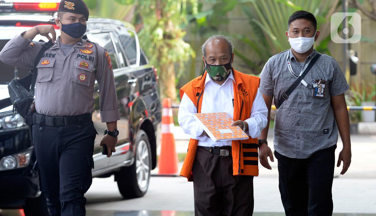 Terdakwa mantan anggota DPRD Kota Bandung, Kadar Slamet akan menjalani persidangan secara online lanjutan di Gedung KPK, Jakarta, Rabu (24/06/2020). Kadar diperiksa terkait kasus dugaan korupsi pengadaan tanah untuk RTH di lingkungan Pemerintah Kota Bandung Tahun 2012-2013. (merdeka.com/Dwi Narwoko)