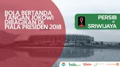 Menpora Imam Nahrawi dan Ketum PSSI Edy Rahmayadi membagikan bola bertanda tangan Presiden Jokowi.