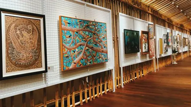 Lukisan Berbahan Akik hingga Bulu Unggas Ada di Pasar Seni Lukis Indonesia 2018
