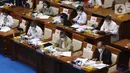 Menteri ESDM, Arifin Tasrif (kedua kanan) mengikuti rapat kerja dengan Komisi VII DPR di Kompleks Parlemen, Senayan, Jakarta, Selasa (19/1/2021). Rapat membahas strategis program kerja Kementerian ESDM tahun 2021 serta evaluasi kinerja Kementerian ESDM Tahun 2020. (Liputan6.com/Angga Yuniar)