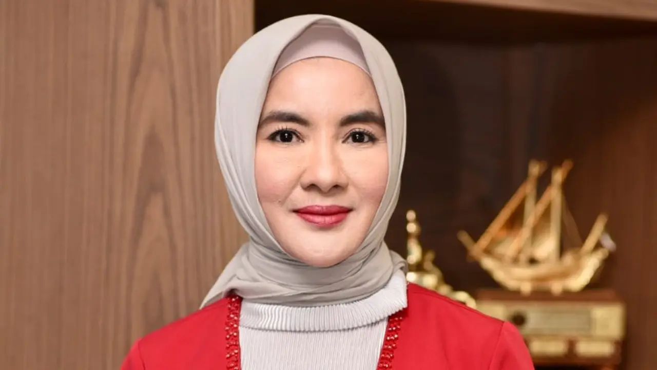 Direktur Utama PT Pertamina (Persero), Nicke Widyawati menyabet penghargaan sebagai Green Leadership Utama dari Kementerian Lingkungan Hidup dan Kehutanan (KLHK).