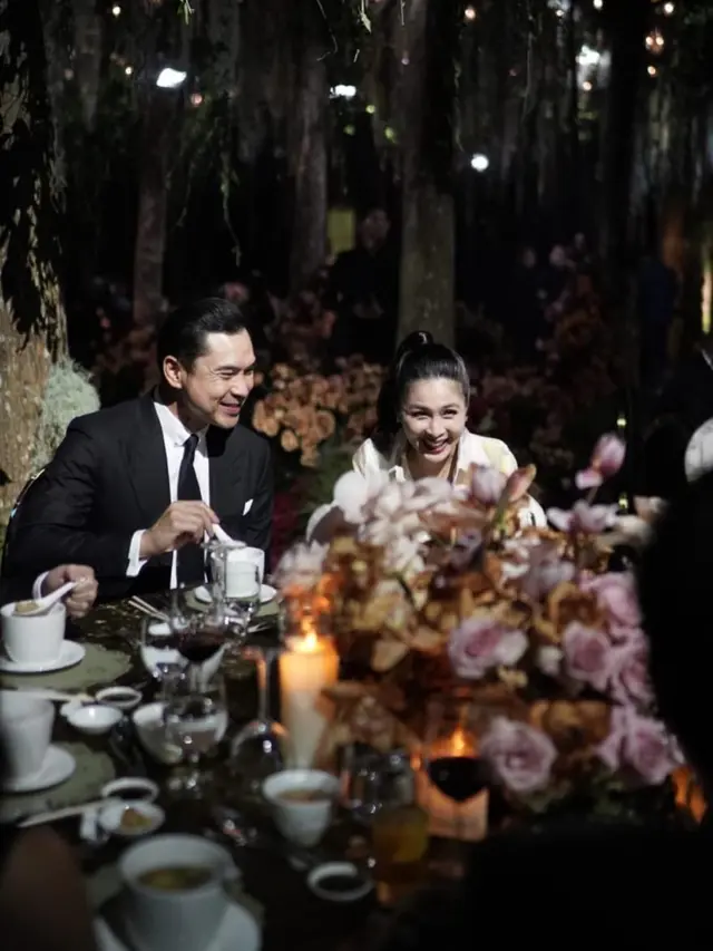 Potret mesra Sandra Dewi dan Suami