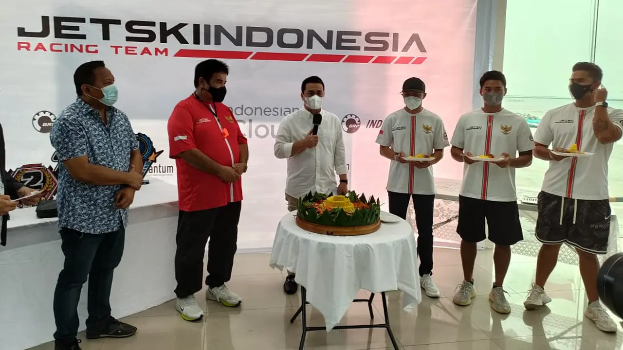 Atlet jetski Indonesia menggelar syukuran usai berprestasi di kejuaraan dunia di Arizona