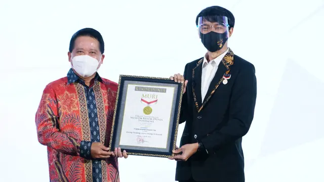 MURI potong tumpeng terbanyak