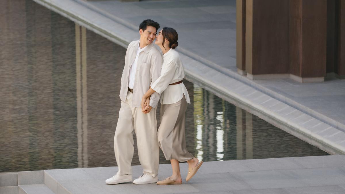 Kerja Rasa Prewedding dengan Busana Kasual ala Luna Maya dan Maxime Bouttier