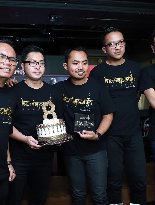 Angka ‘Delapan’ menjadi pilihan judul karena bertepatan dengan bulan ke-8 yaitu bulan Agustus. Angka 8 pun menjadi simbol harapan grup band yang berdiri sejak tahun 2003 ini. (Wimbarsana/Bintang.com)