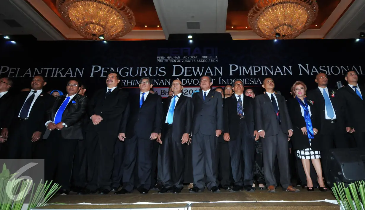 Para pengurus Perhimpunan Advokat Indonesia (Peradi) periode 2015-2020 saat dilantik di Jakarta, Jumat (28/8/2015). (Liputan6.com/Andrian M Tunay)