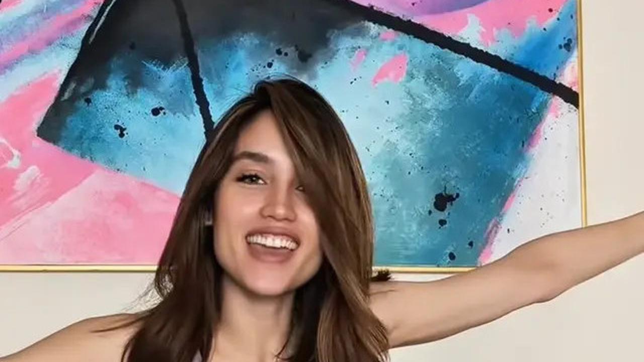 6 Potret Wajah Natural Cinta Laura Bersih-Bersih Rumahnya saat Ditinggal Mudik ART, Kamar Kucingnya Curi Perhatian
