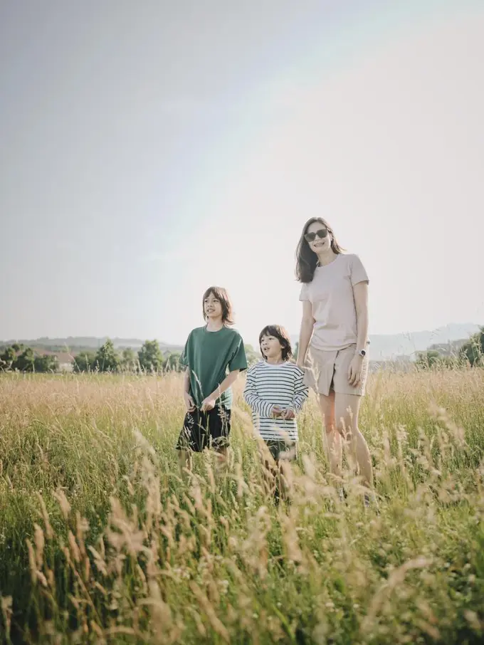 Ilustrasi outfit Sabai, Bjorka dan Mars/UNIQLO